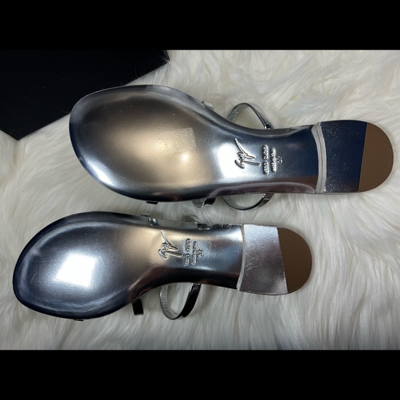 Giuseppe Zanotti Anya Love Open-Toe Strap Sandals - Picture 4 of 10